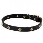 犬の散歩用ひし形スタッズ付き本革製首輪