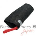 大型犬の黒いトレーニングスリーブ　犬の噛む能力の増大