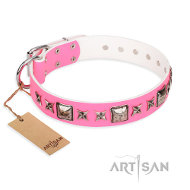 ‘Lady in Pink’ FDT Artisanデザインのエレガントな犬用革首輪 ‘Lady in Pink’ FDT Artisanデザインのエレガントな犬用革首輪
